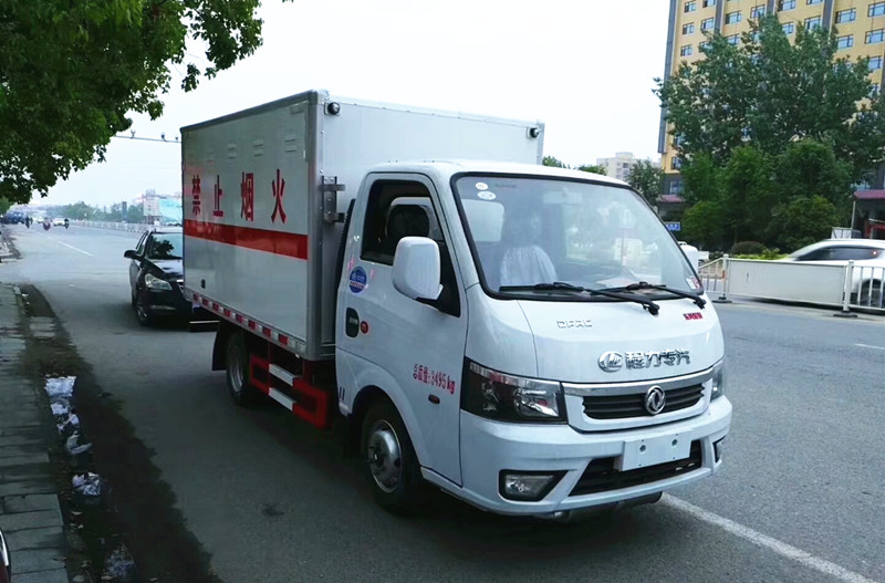 東風(fēng)藍(lán)牌氣體廂式運(yùn)輸車(chē)