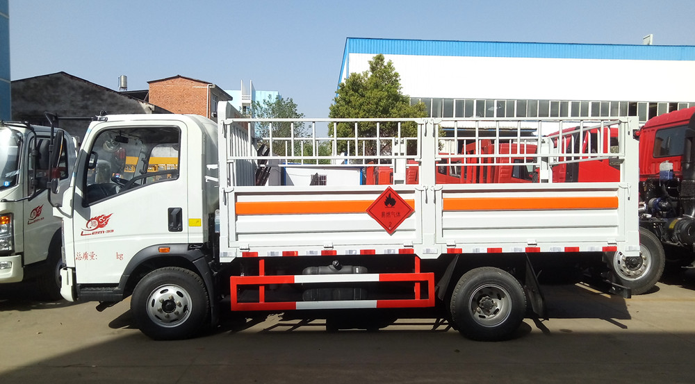 重汽豪沃4.1米（藍牌）氣瓶車