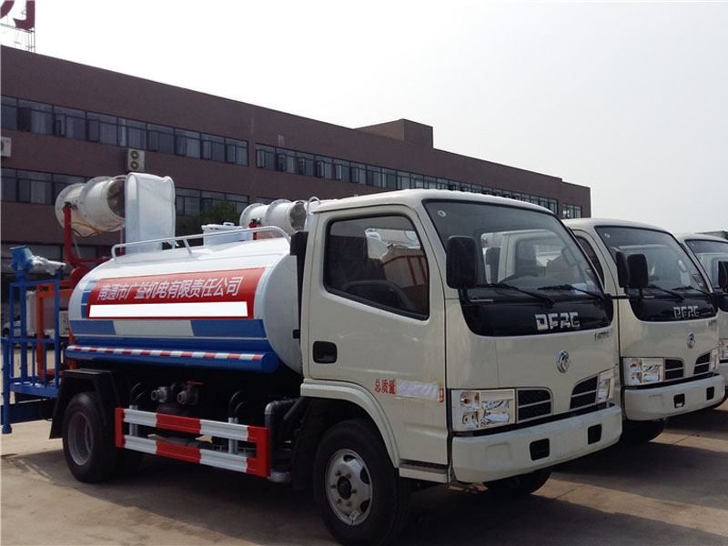 東風多利卡（3方）綠化噴灑車