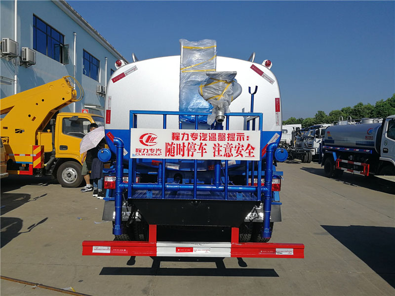 東風(fēng)福瑞卡（10方）綠化噴灑車