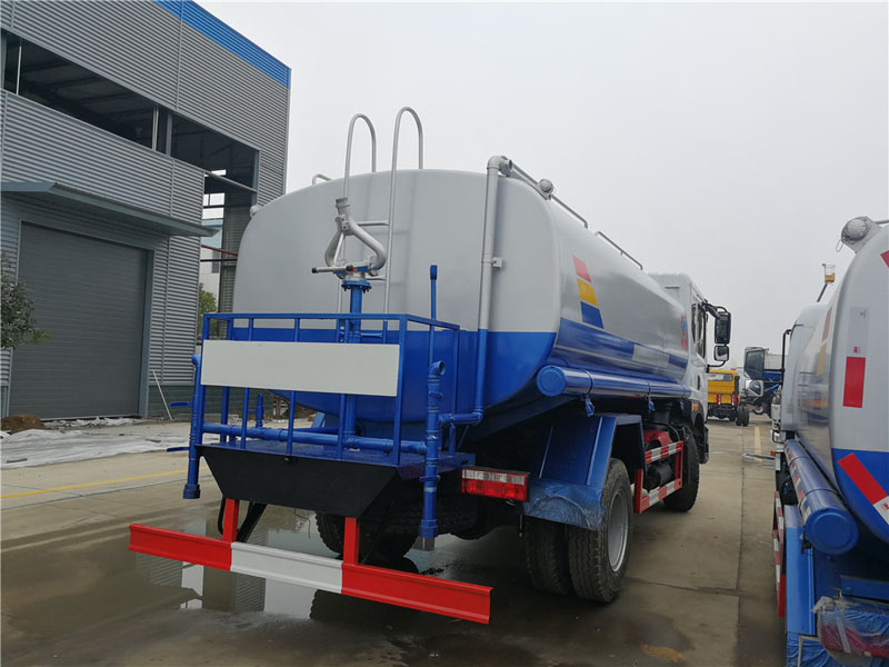 東風多利卡D9（12方）灑水車