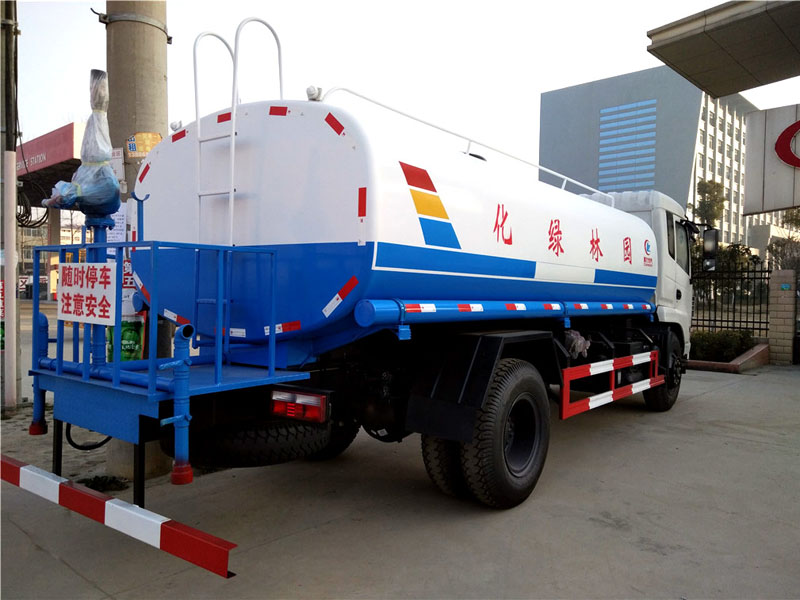 東風(fēng)專用底盤（15方）綠化噴灑車