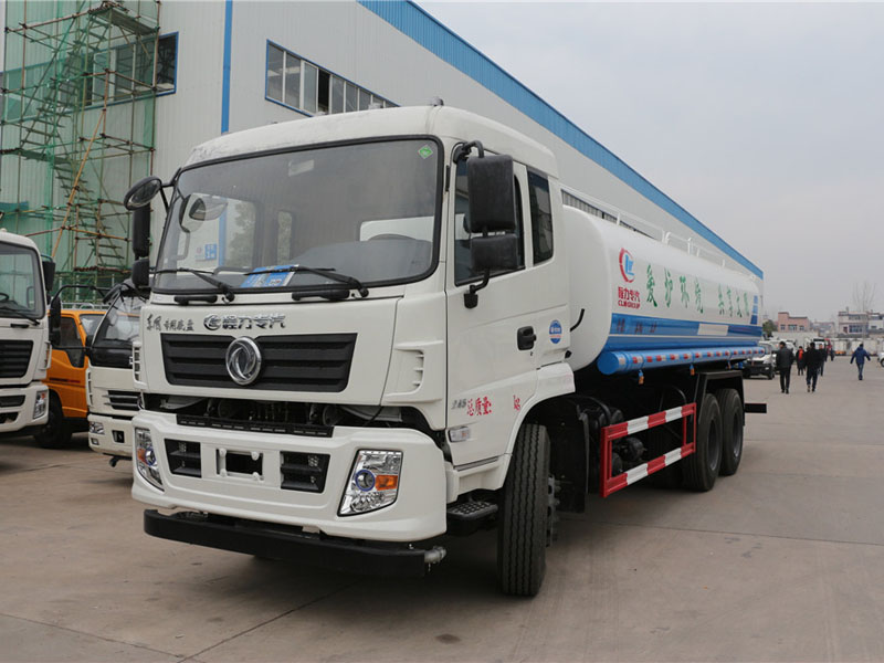 東風(fēng)專(zhuān)底（20方）綠化噴灑車(chē)