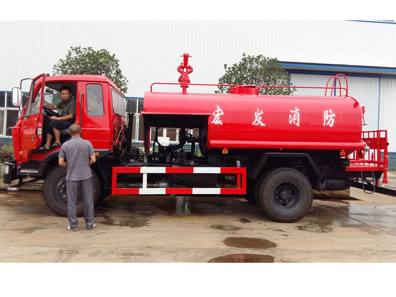 東風145（12方）消防灑水車