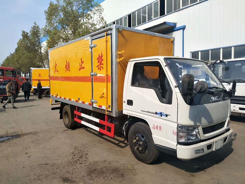 江鈴4.2米（2.6噸）甲醇乙醇廂式車