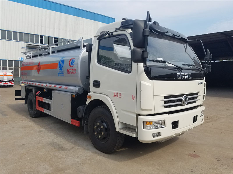 東風大多利卡(8方)加油車