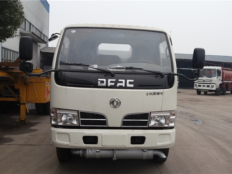 東風(fēng)小多利卡（2.5方）加油車