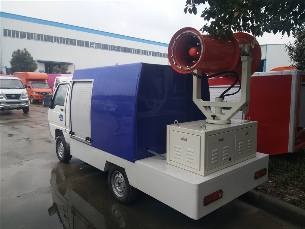 新能源電動四輪噴霧抑塵車