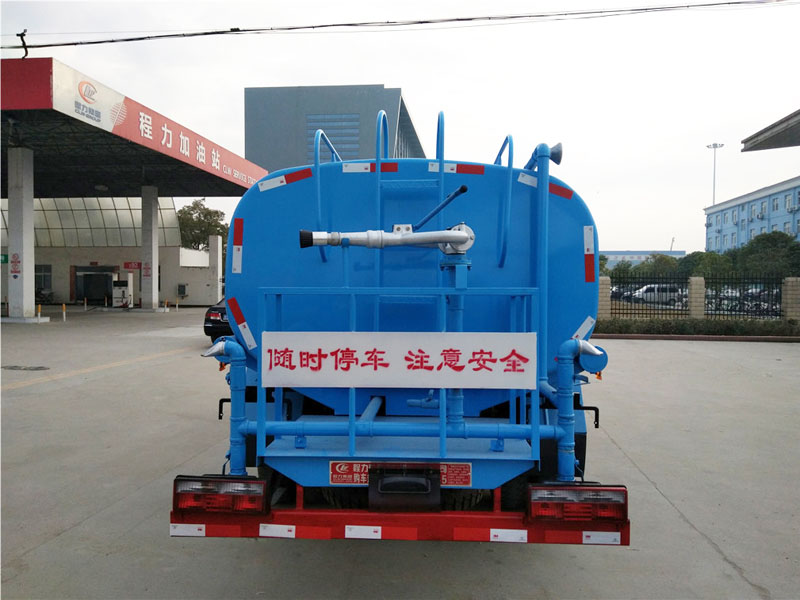 東風多利卡（8方）綠化噴灑車