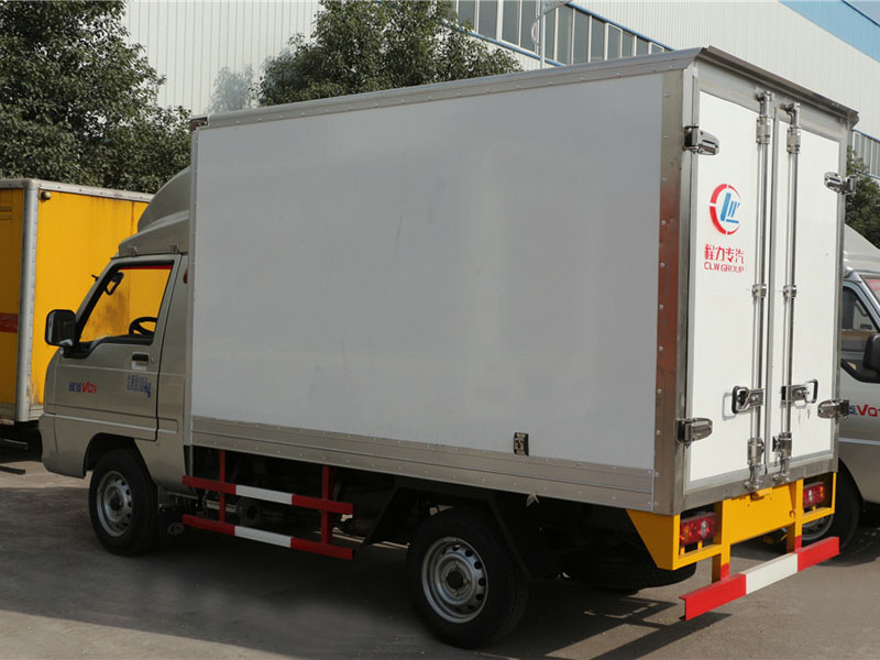 福田馭菱后雙輪2.9米貨廂冷藏車