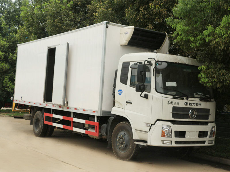 東風(fēng)多利卡CLW5080XLC5型冷藏車