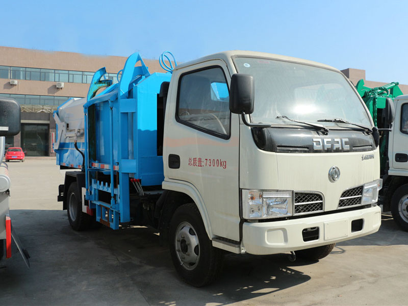 東風多利卡(5方)側裝壓縮式垃圾車