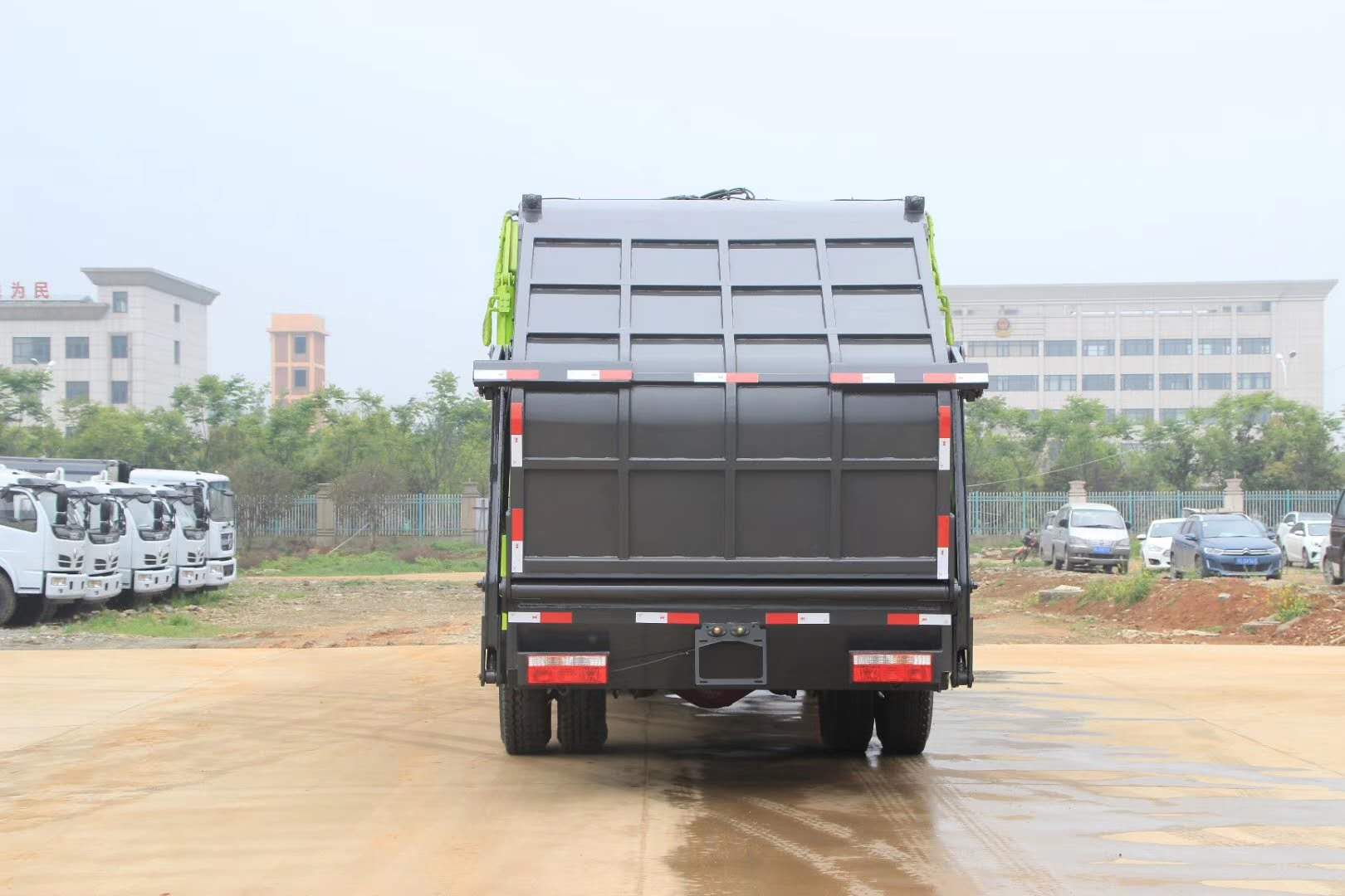 東風D9多利卡12方壓縮垃圾車