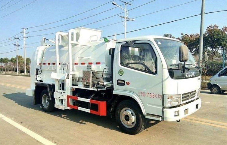 東風(fēng)5立方廂式餐廚垃圾車