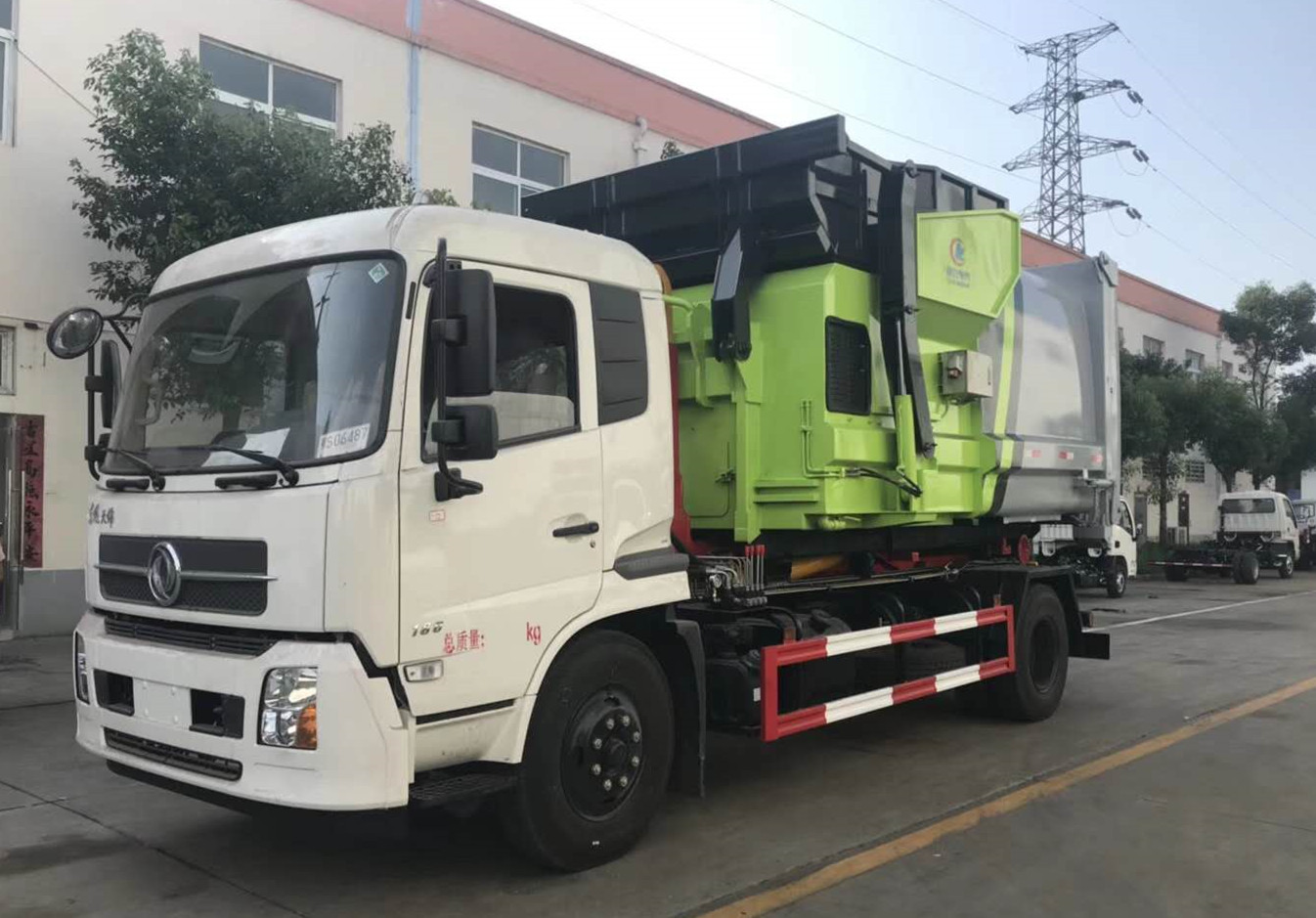 東風天錦勾臂配（10立方）壓縮垃圾箱