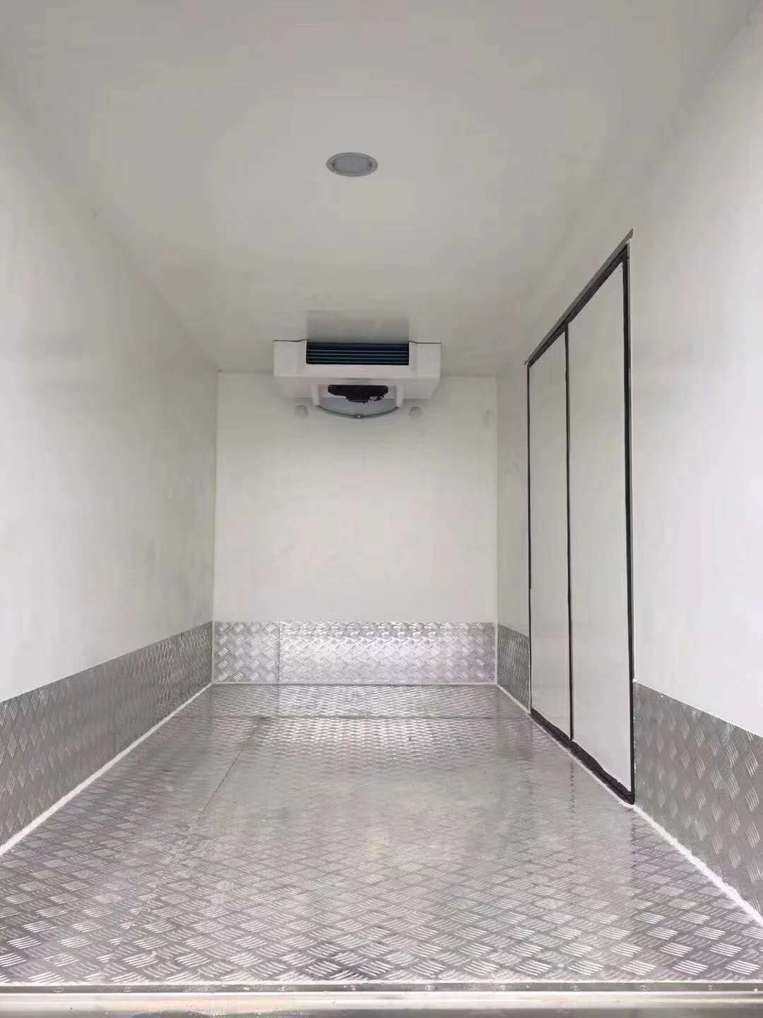 東風途逸3.5米貨廂冷藏車