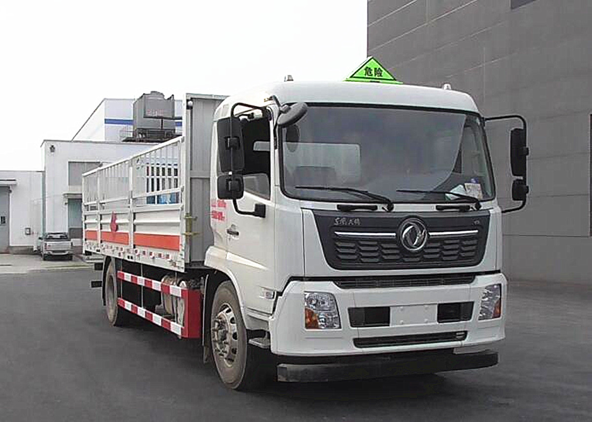 東風天錦國六6.8米氣瓶運輸車