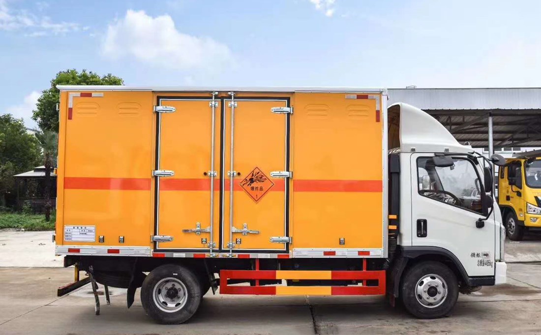 福田M6藍牌爆破器材運輸車