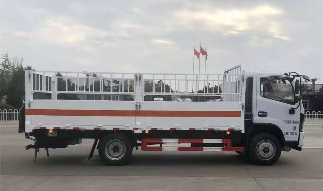 東風(fēng)凱普特5.2米氣瓶運輸車