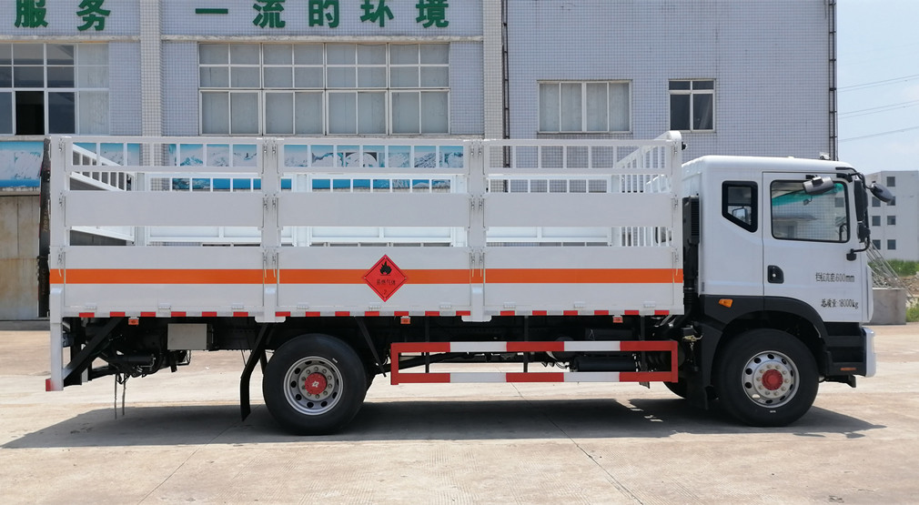 東風6.3米/6.8/7.6米貨廂氣瓶運輸車