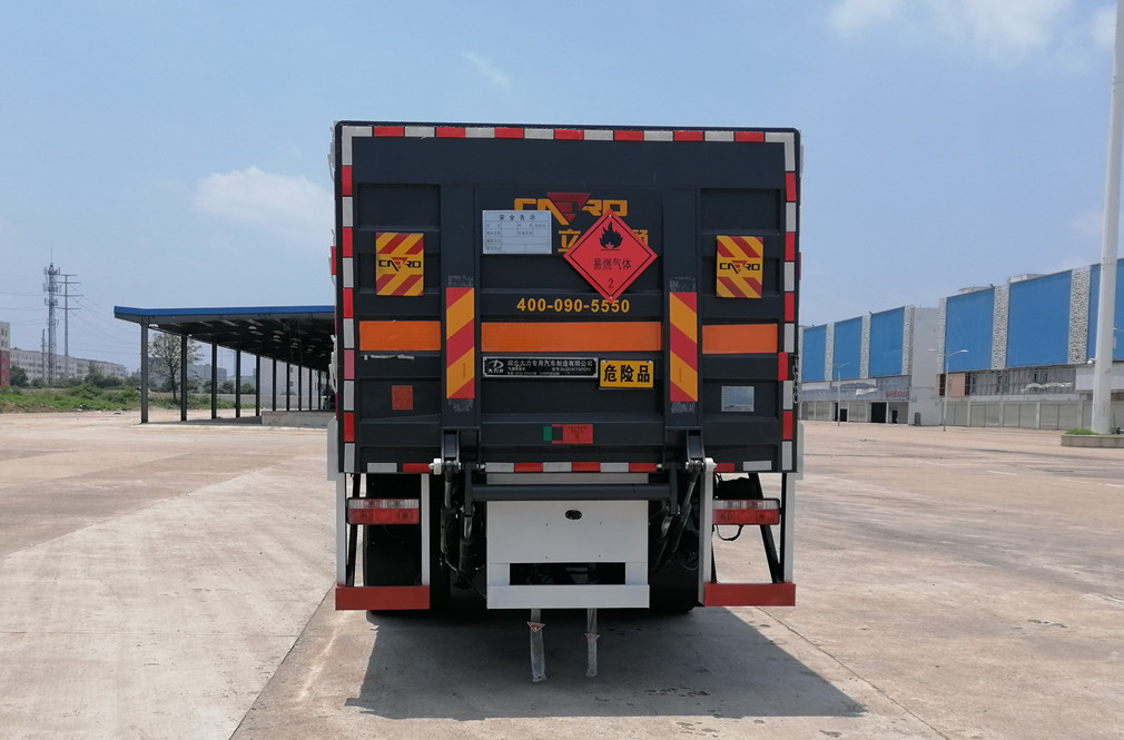 東風6.3米/6.8/7.6米貨廂氣瓶運輸車