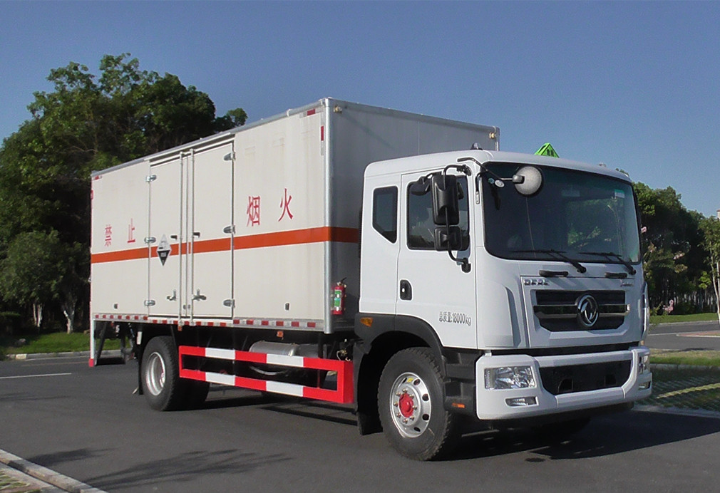 東風(fēng)多利卡D9八類腐蝕品廂式車