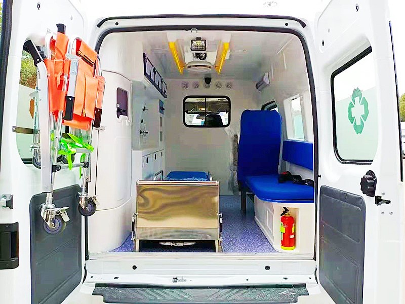 福特新時(shí)代長(zhǎng)軸ABS一體化內(nèi)飾救護(hù)車(chē)