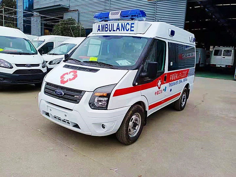 福特新時代V348短軸中頂救護車