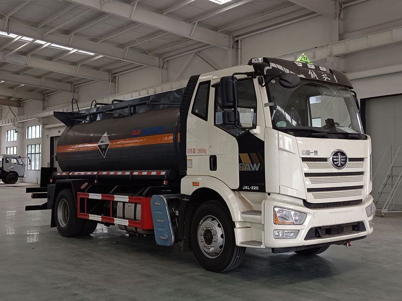 程力牌CL5180GFWC6型腐蝕性物品罐式運輸車