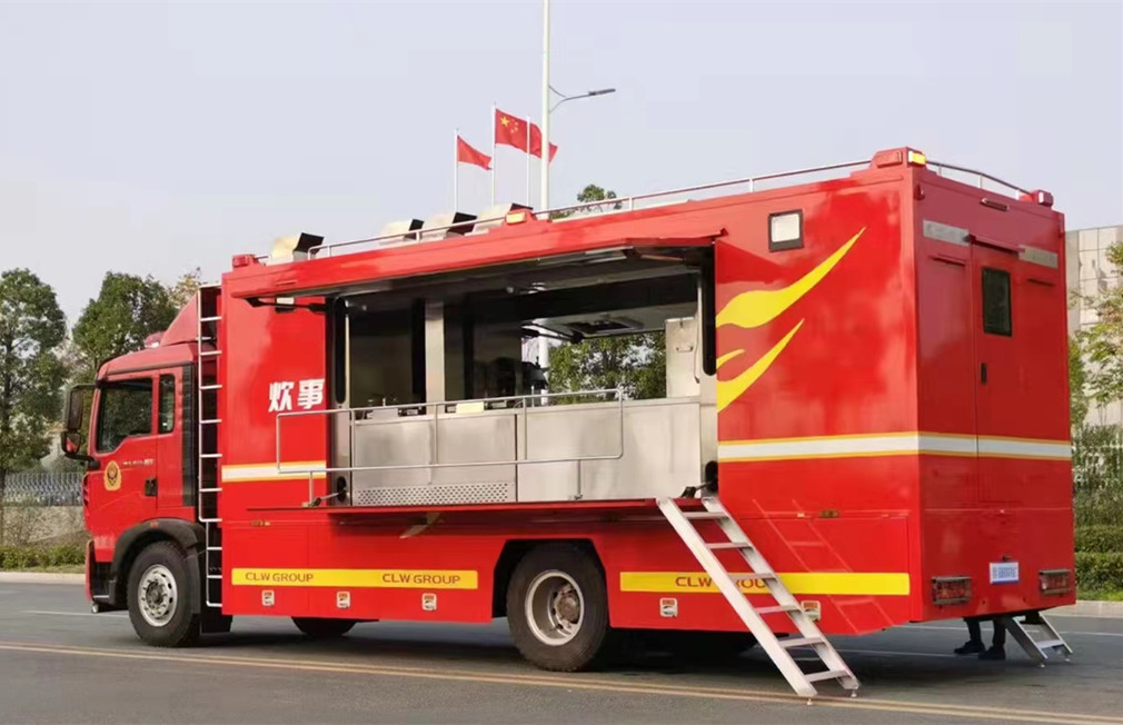 重汽4×2自行式野外炊事車