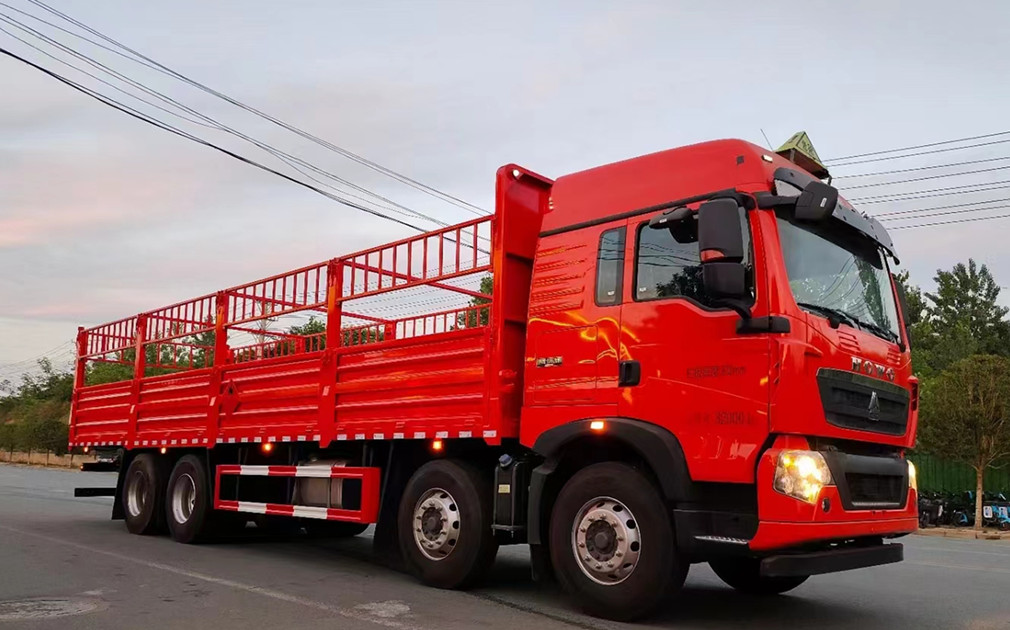 重汽前四后八氣瓶運輸車