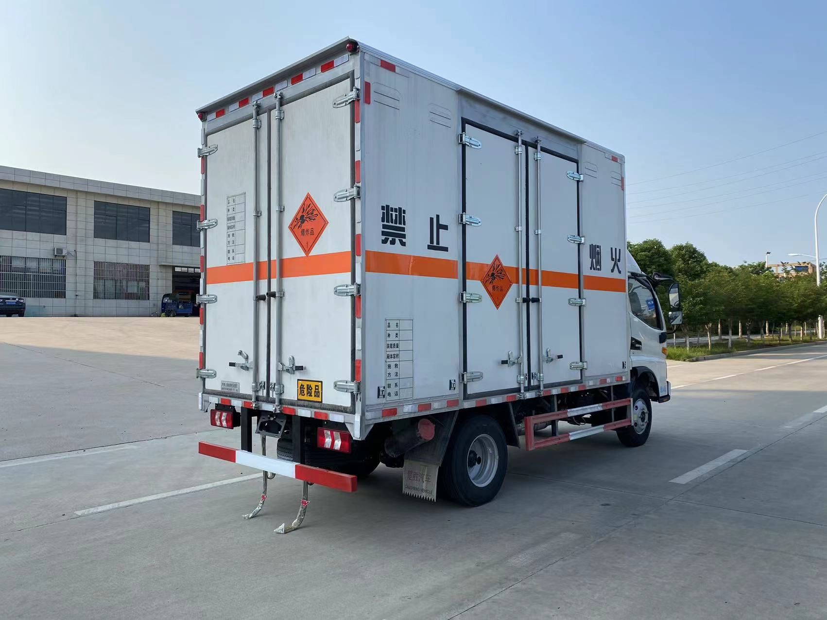 江淮藍(lán)牌4.15米爆破器材運(yùn)輸車(chē)