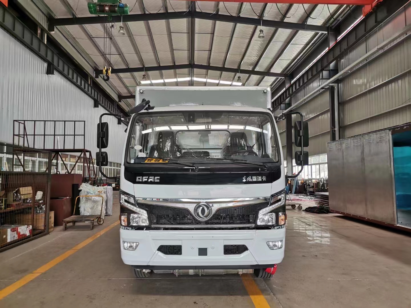 東風5噸5米國六毒性氣體廂式運輸車