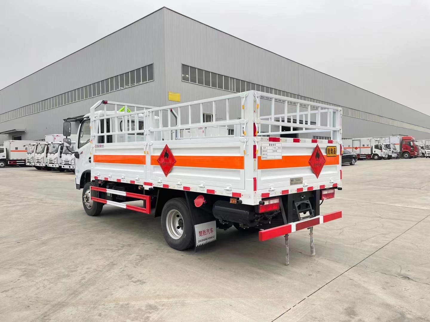 東風福瑞卡4.1米氣瓶運輸車/黃牌