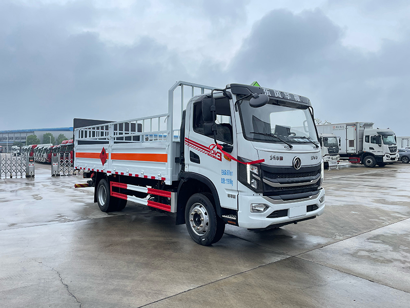 東風(fēng)華神5.15米氣瓶運輸車