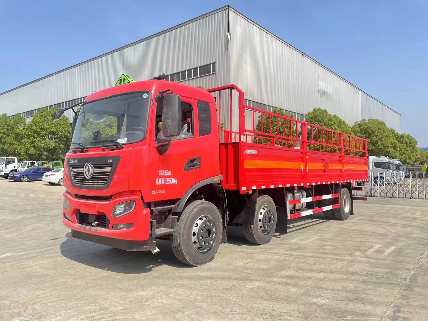 東風天錦8.6米氣瓶運輸車小三軸