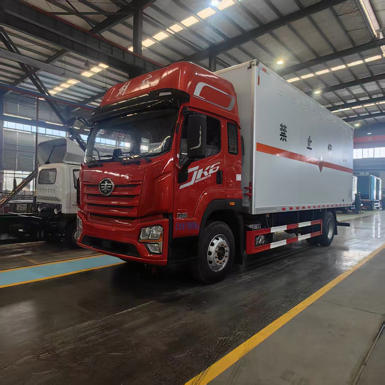 解放JK6國六7米8爆破車