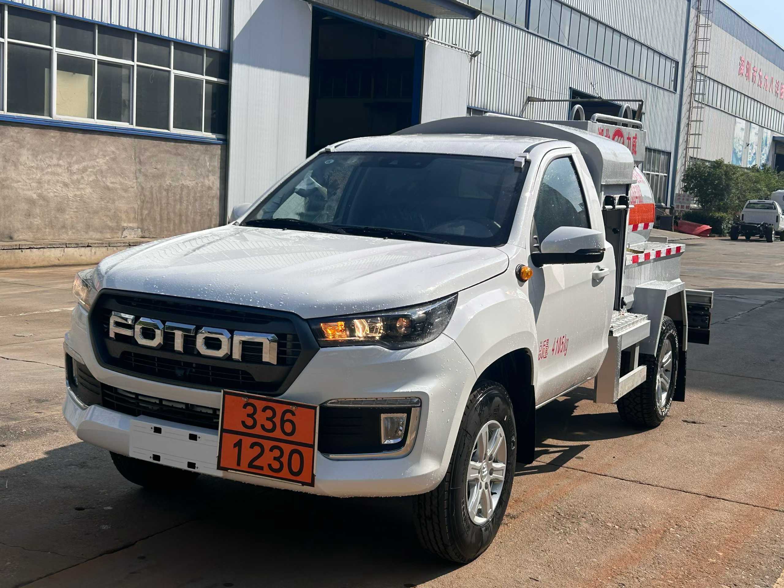 福田四驅皮卡三類罐式車（油田注醇車）