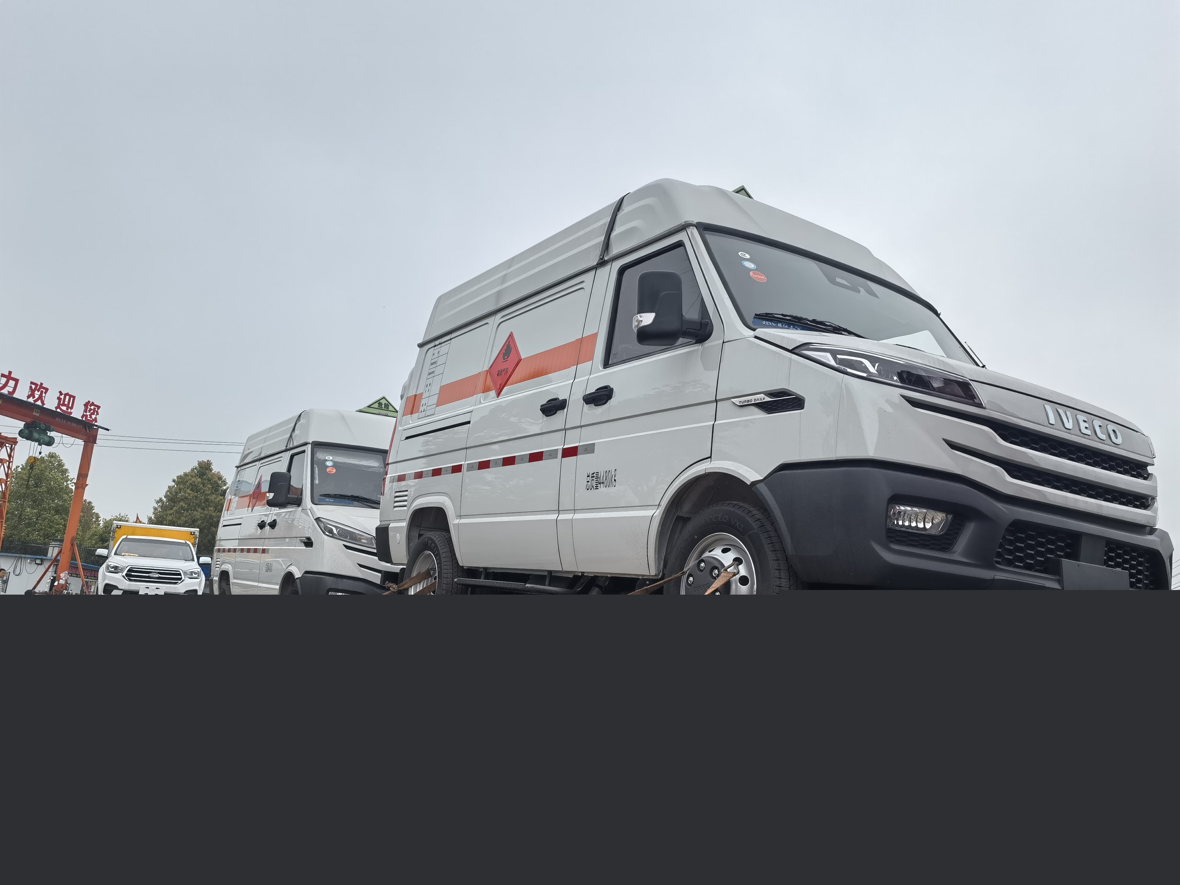 依維柯國六面包式危險品車好處