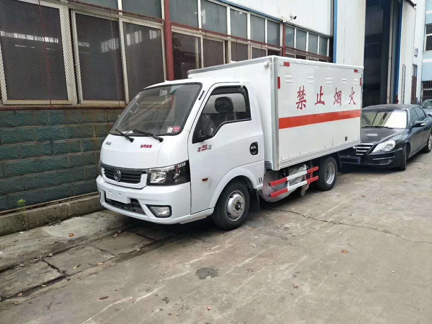 東風途逸易燃氣體廂式車現車供應