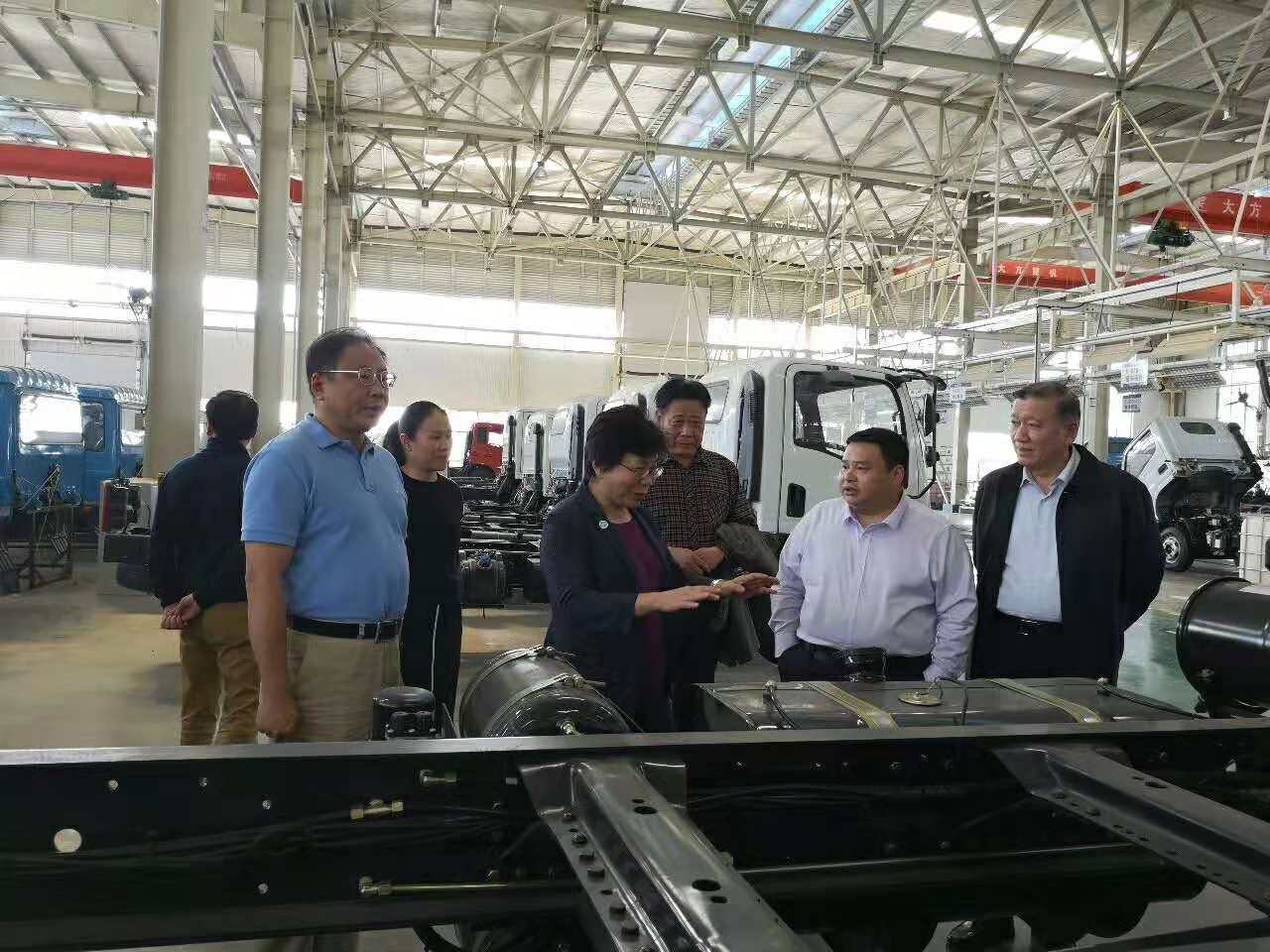 湖北省工商聯主席、黨組書記劉順妮率隊蒞臨程力集團做專題調研