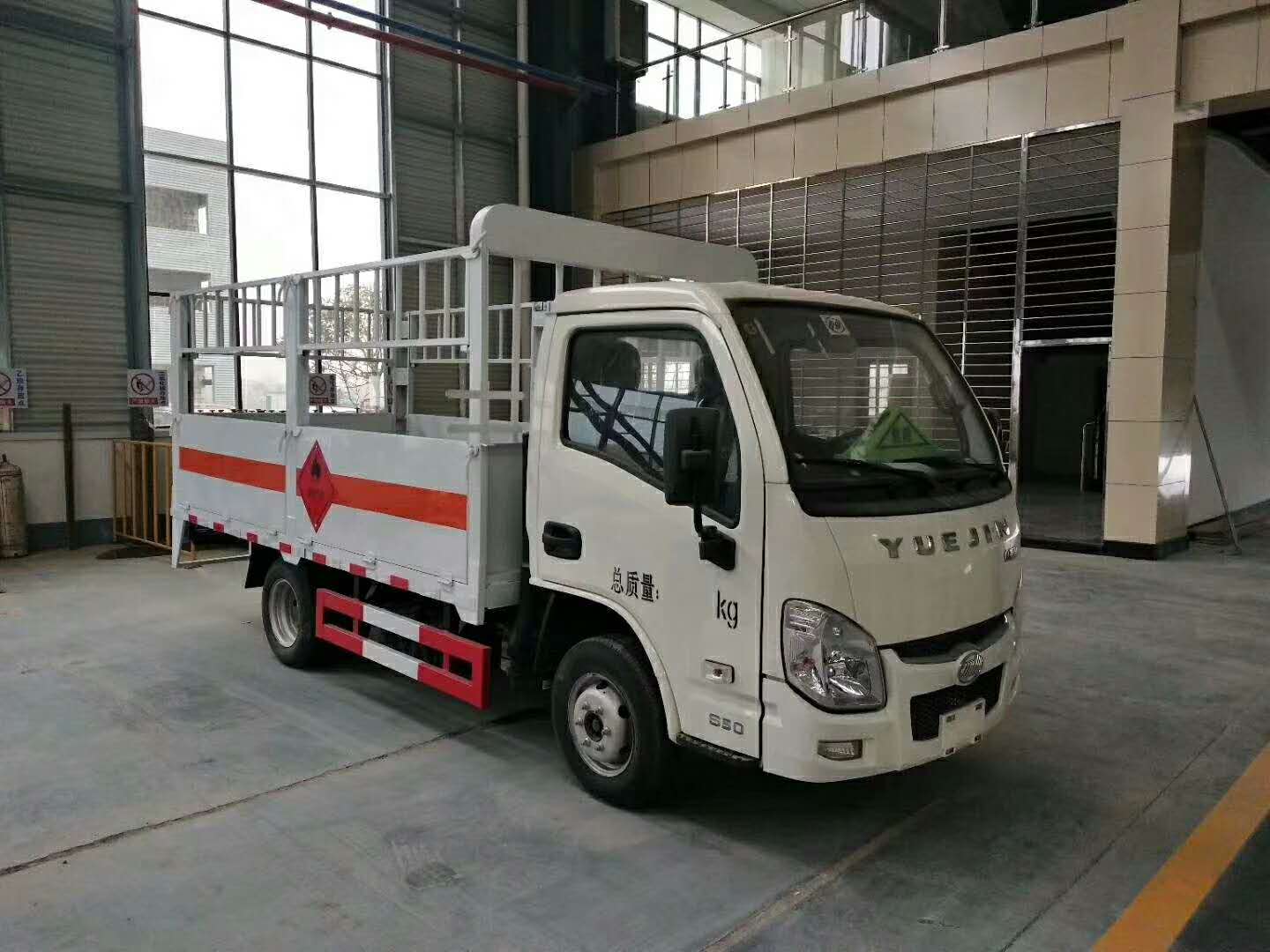 躍進柴油氣瓶運輸車現(xiàn)車哪里有賣？程力告訴您