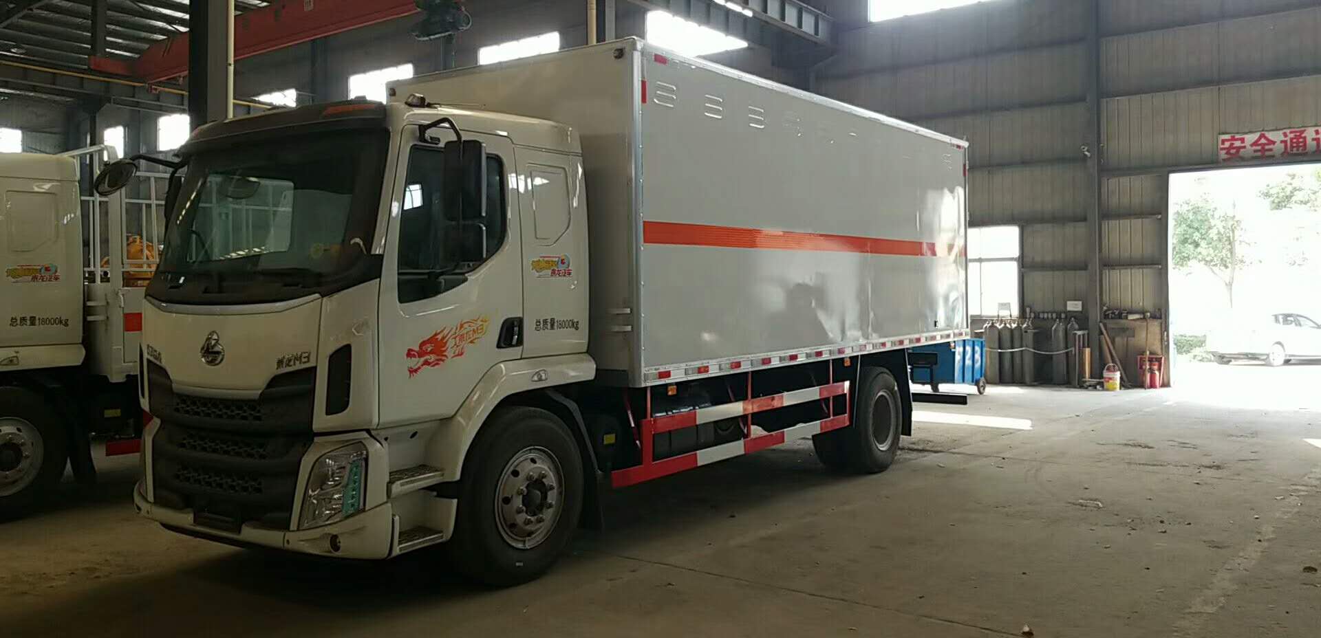 揭秘額載10噸以上廂長(zhǎng)6米多唯一一款通過(guò)安全達(dá)標(biāo)車(chē)型