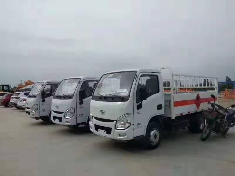 河北丁總批量訂購躍進小福星國六氣瓶運輸車發車