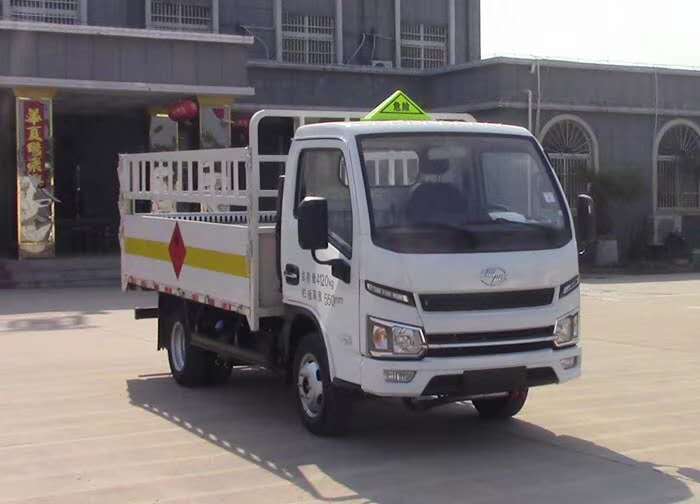 躍進小型3.3米國六柴油氣瓶車上市