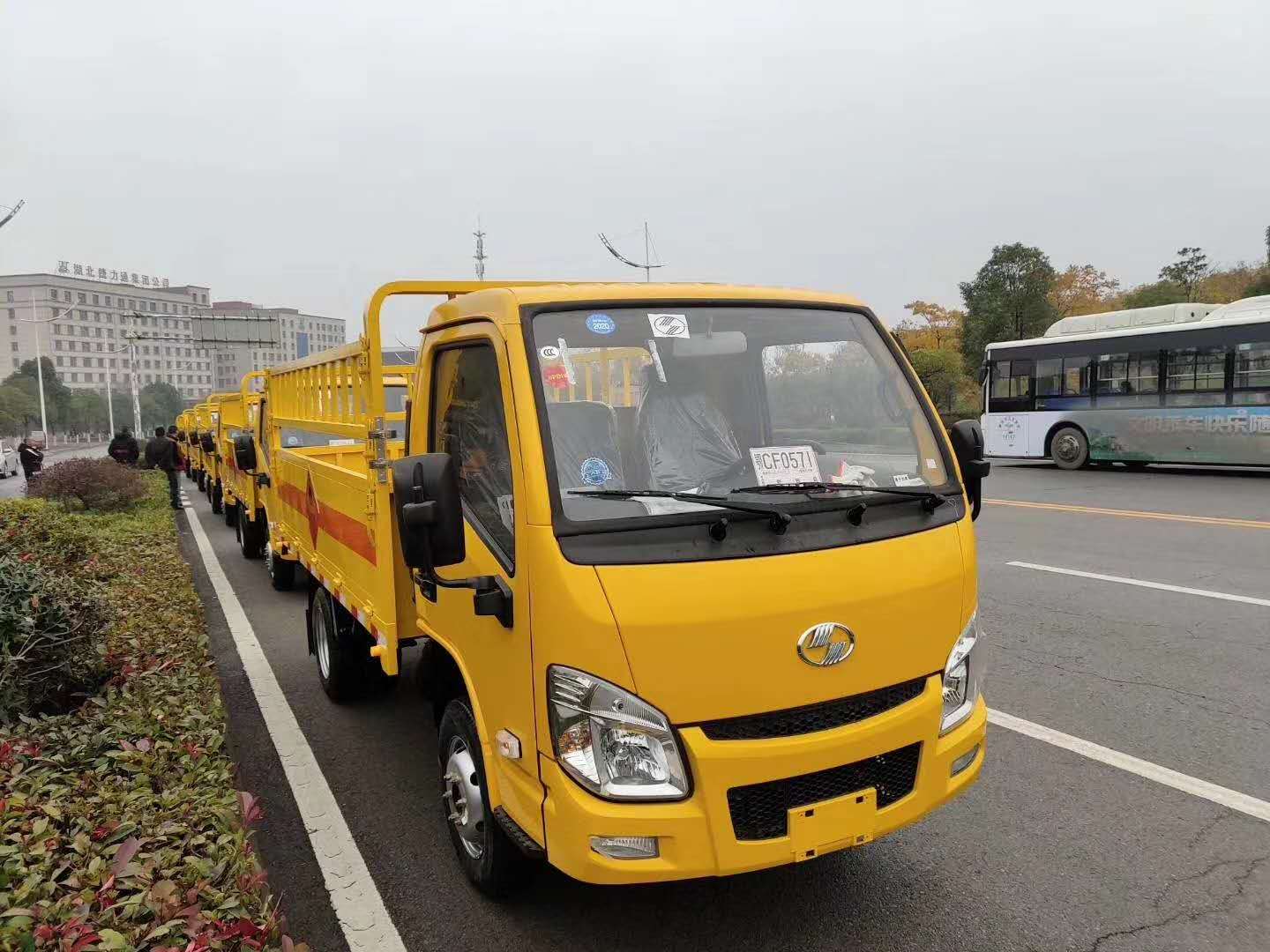 河北秦皇島劉總在我司批量采購躍進國六氣瓶運輸車