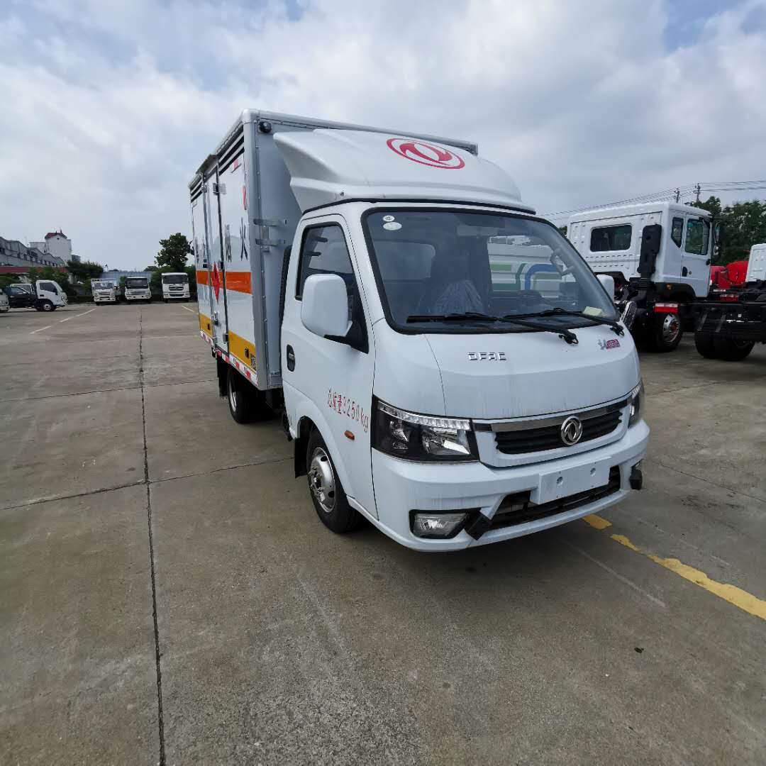 城區配送經典之選——東風途逸雜項危險品車