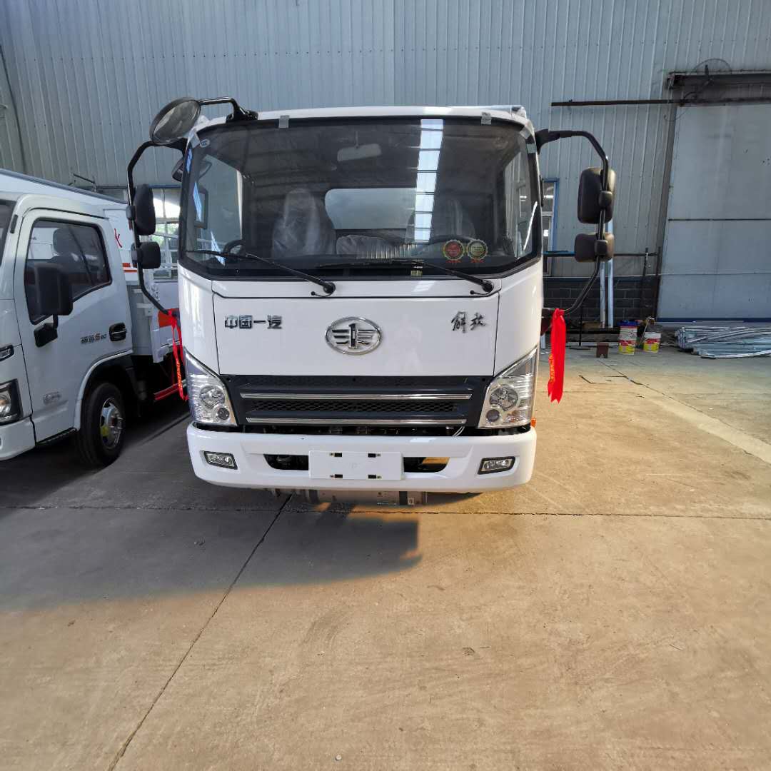 解放虎V藍牌帶雙開側門易燃液體廂式運輸車詳細介紹