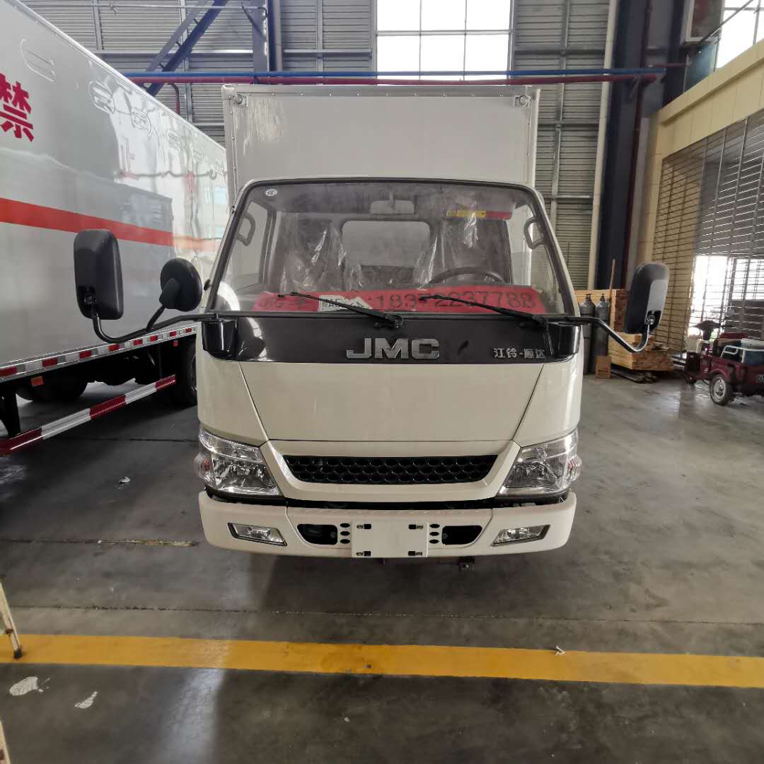 江鈴順達三類易燃液體廂式運輸車詳細介紹