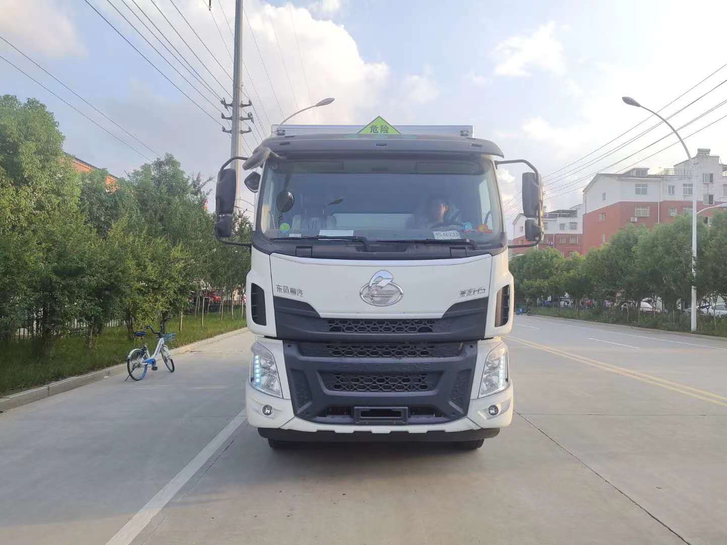 柳汽乘龍國六10月新規危險品車詳細配置介紹